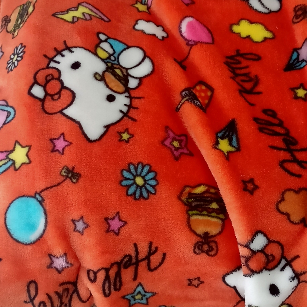 Hello kitty blanket - Picture 3 of 3